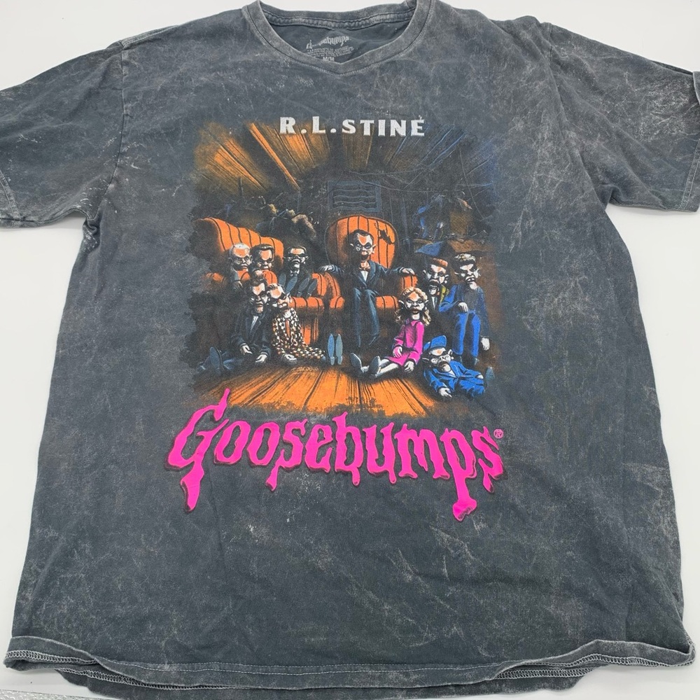 R.L. Stine Goosebumps Graphic T-Shirt Medium